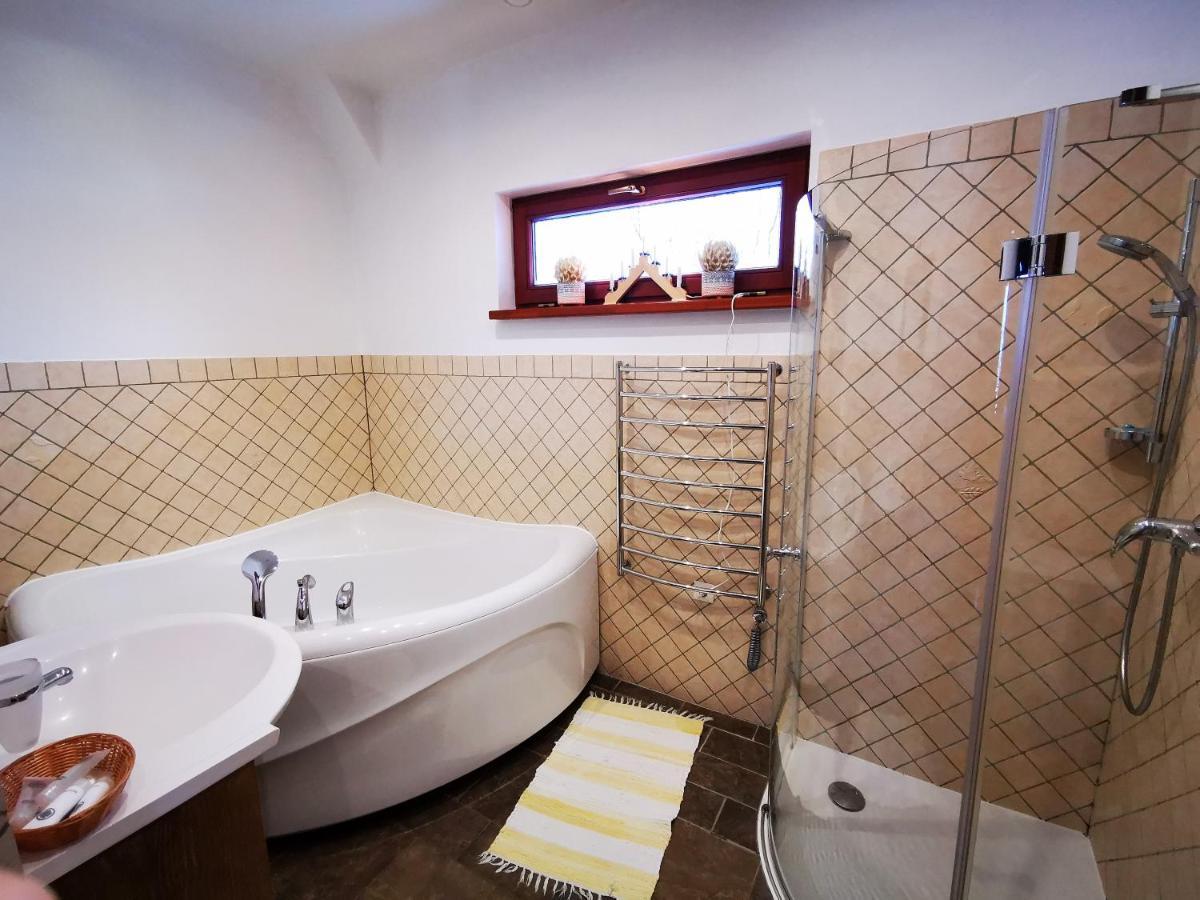 Jaunsturisi Villa Ādaži Exteriör bild